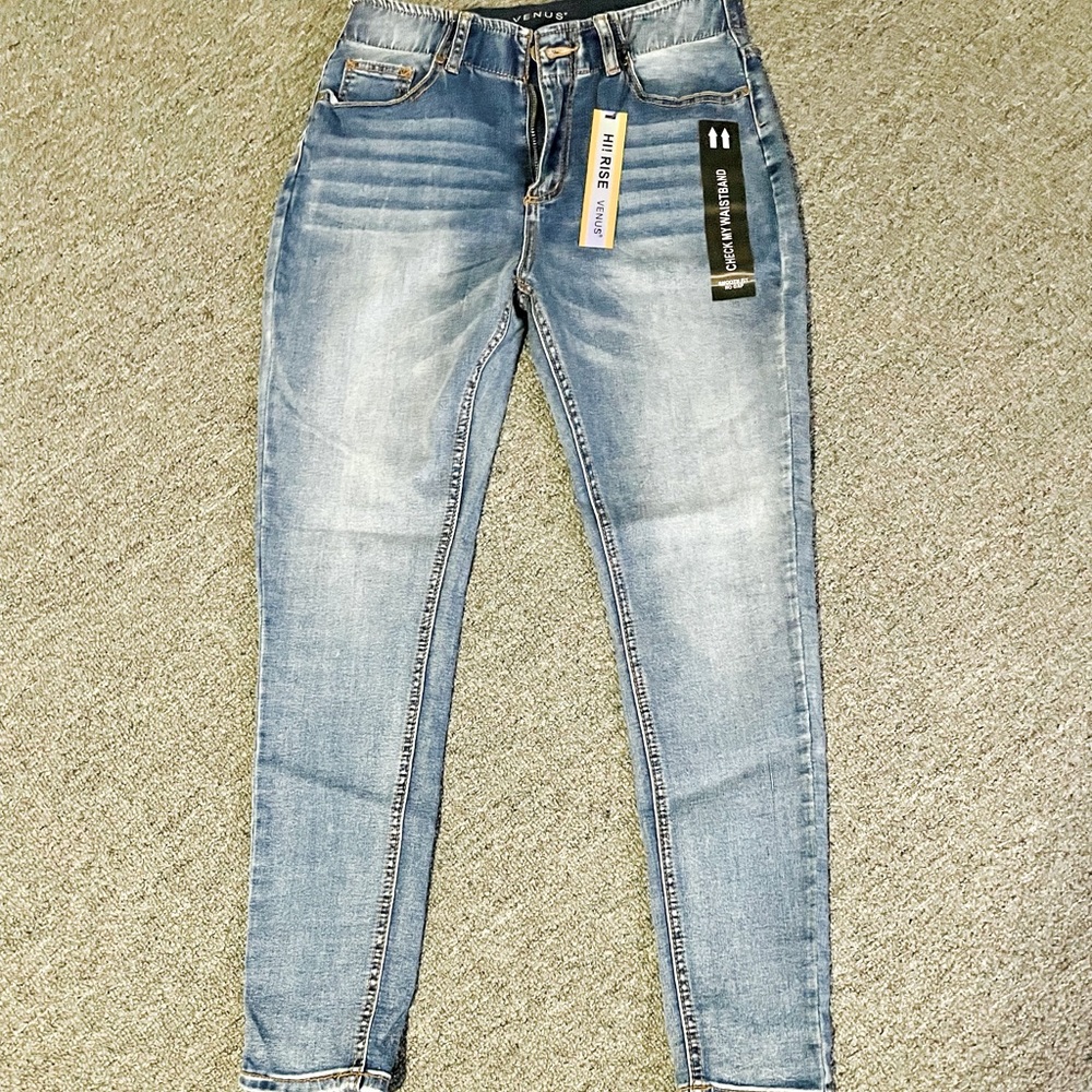 Venus Skinny Jeans